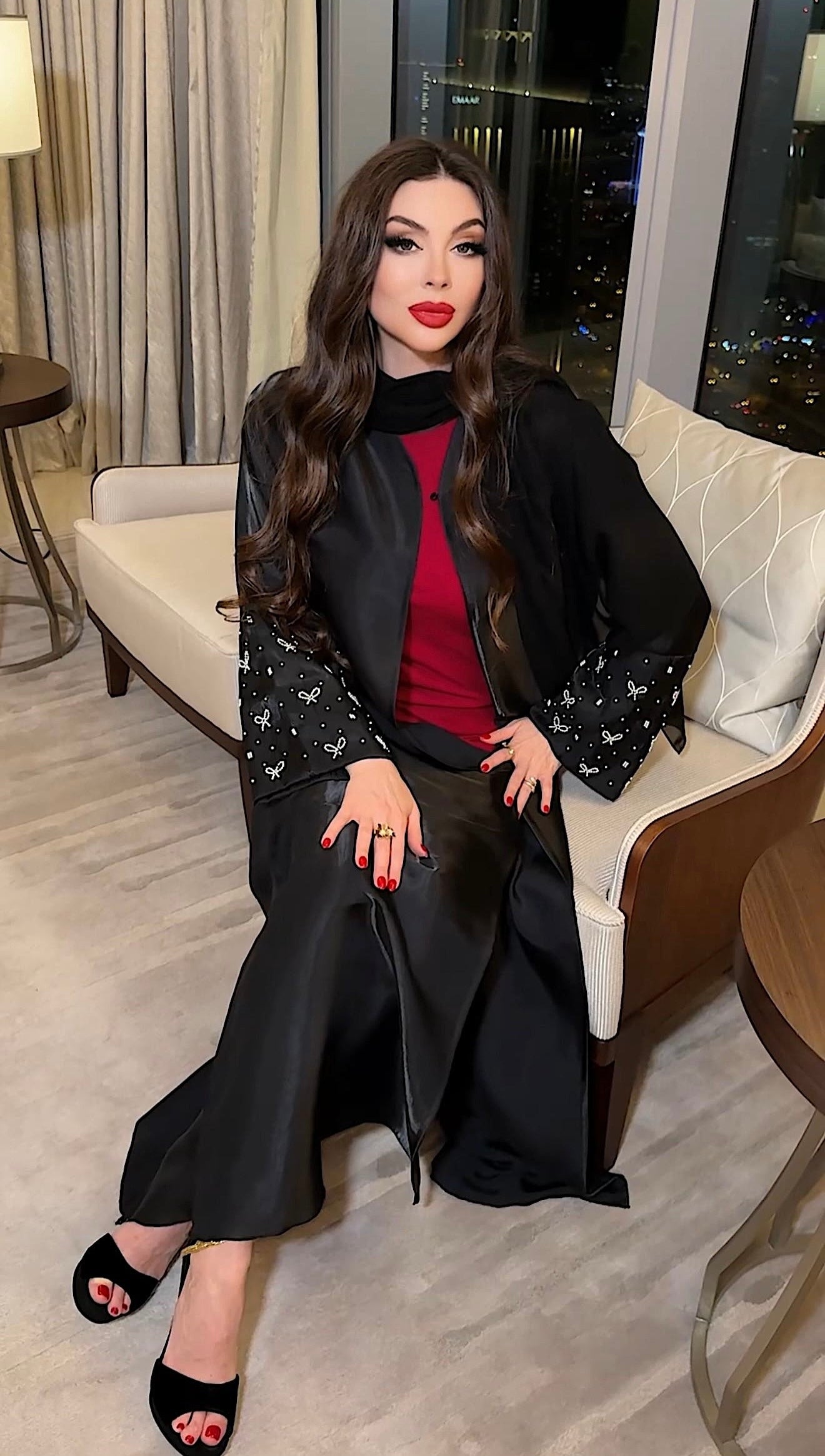 Black Pearl Bow Abaya